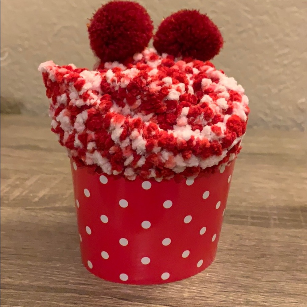 3 for $20 NWT Cozy Red Cupcake Socks - Picture 4 of 7